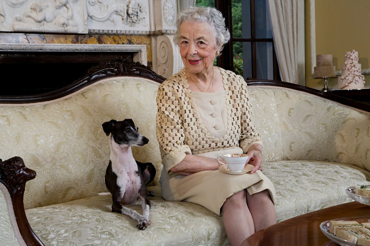 3 Etiquette Tips You Need To Know This Holiday Season